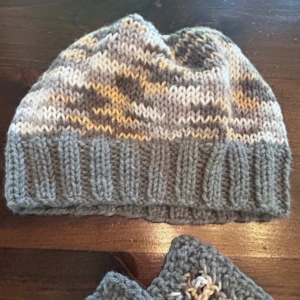 Vintage Crochet Matching Winter Hat Scarf Set Grey White Yellow Unisex Casual - Picture 3 of 4